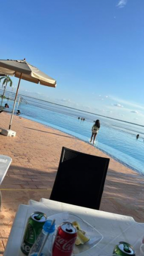 Apartamento no tropical executive hotel com varanda, 1 cama de casal e 2 camas de solteiro